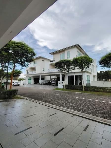 Isola Villa @ Senibong Cove - 1