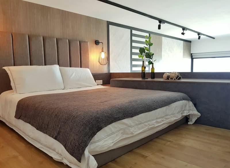 The Establishment - 5