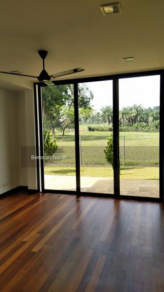 Leisure Farm Bungalow - 4