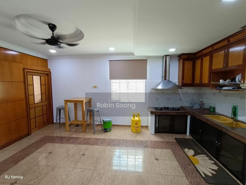 Semi-D house at Ayer Keroh - 2