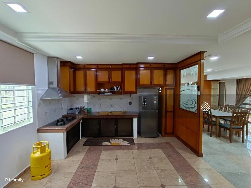 Semi-D house at Ayer Keroh - 3