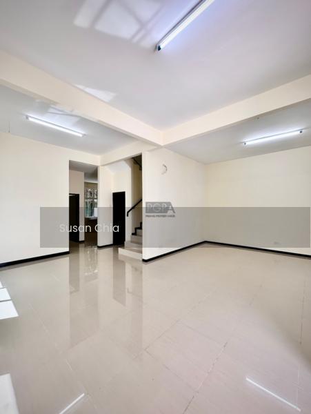 Semi-D house at Teluk Kumbar - 4