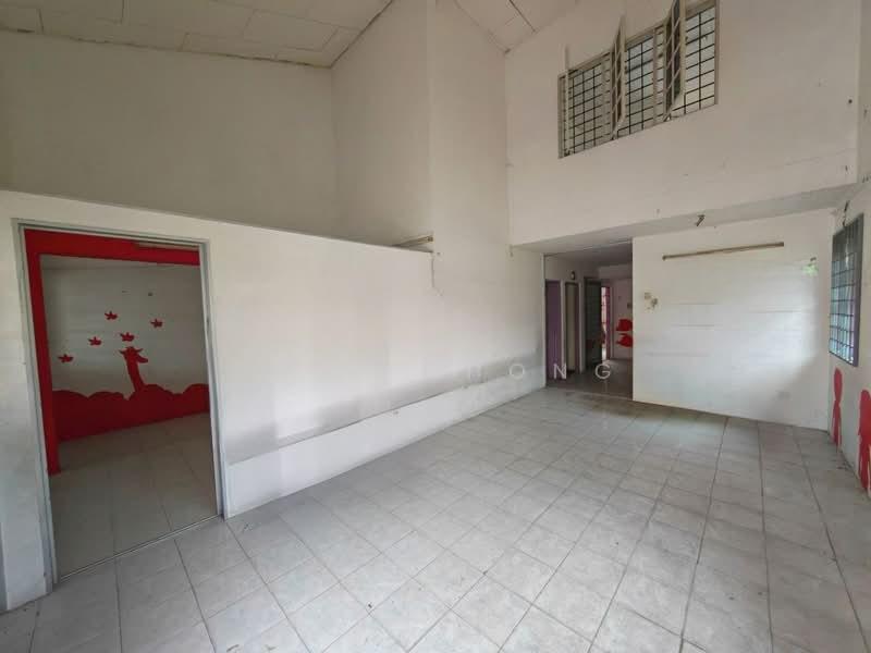 Menglembu 1.5 Storey Corner House Fully Extended For Sale - 4