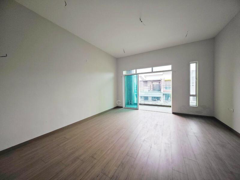 Lahat Mines Double Storey Terrace House For Sale - 5