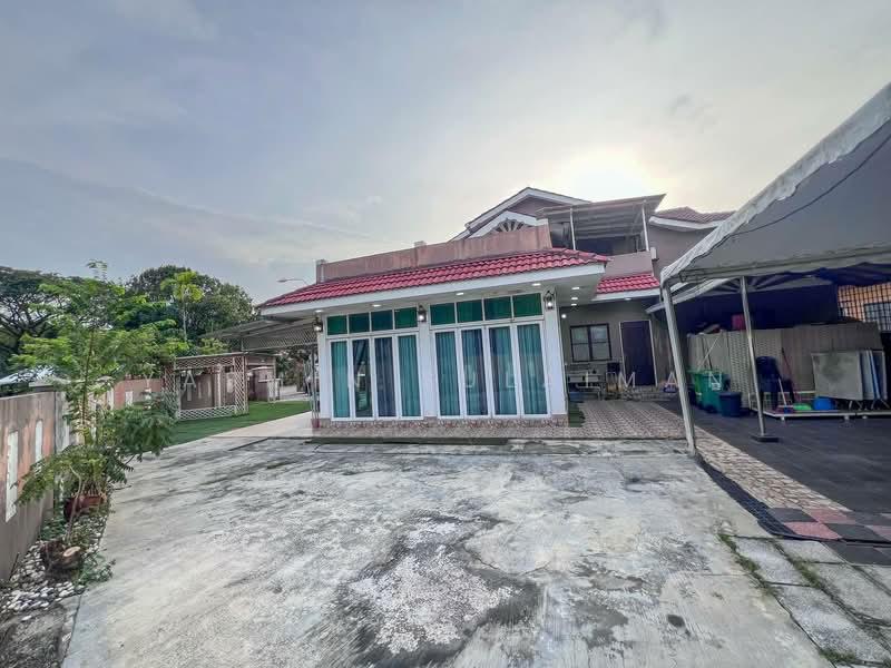 CORNER LOT Double Storey Terrace Alam Damai - 5