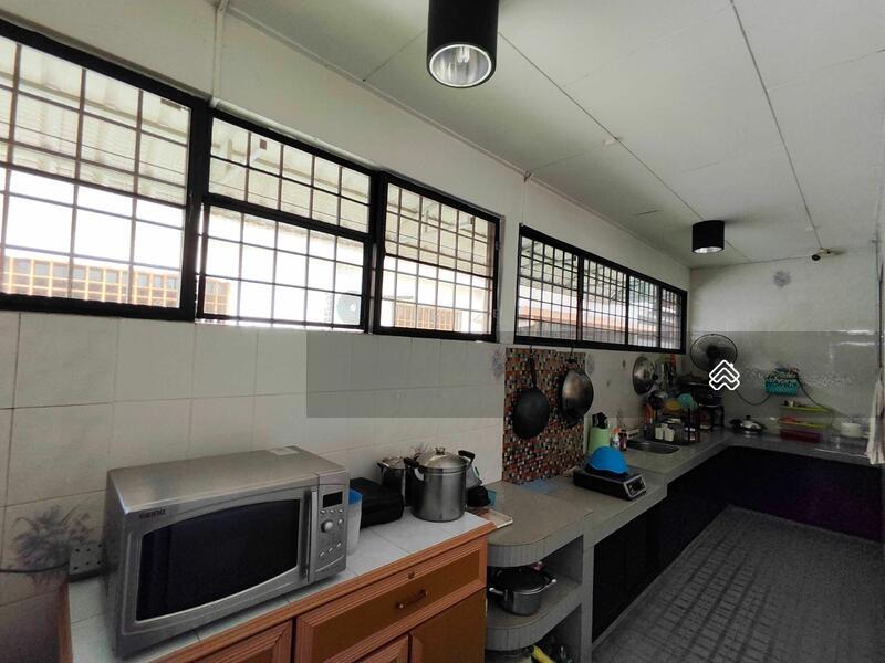 2 Sty Corner House at Tmn Silibin Ipoh - 5