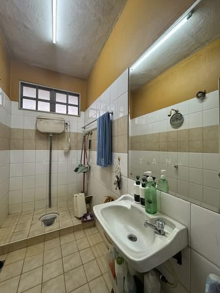 Cheap Renovated and Extended 2 Stry Terrace House at Happy Garden - 3