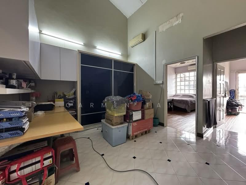 Cheap Renovated and Extended 2 Stry Terrace House at Happy Garden - 5