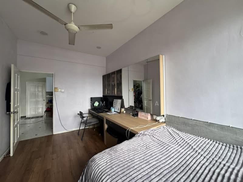 Cheap Renovated and Extended 2 Stry Terrace House at Happy Garden - 4