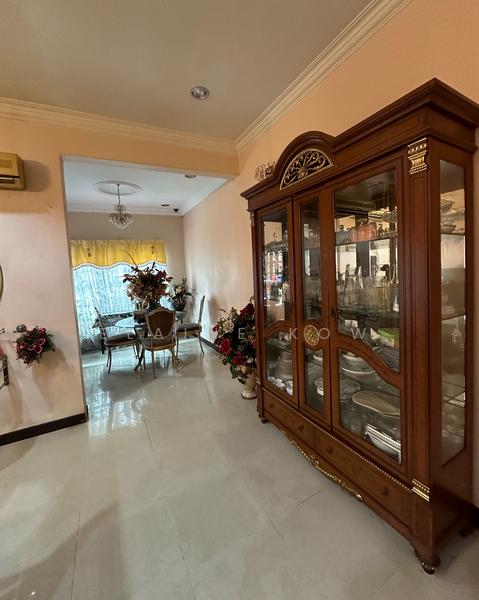 Bungalow at Seksyen 11 - 4