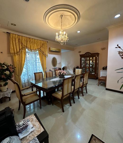 Bungalow at Seksyen 11 - 5