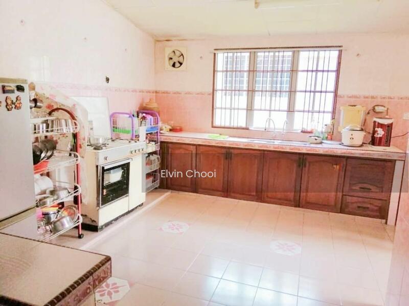 Semi-Detached House at Bandar Rinching - 4