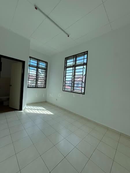 Taman Kempas Utama - 1