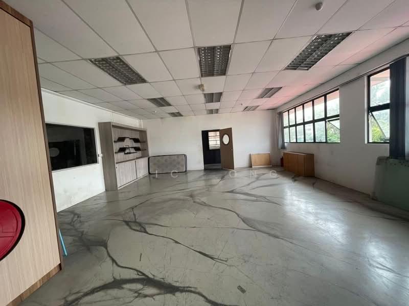 Desa Plentong Industrial Park - 5