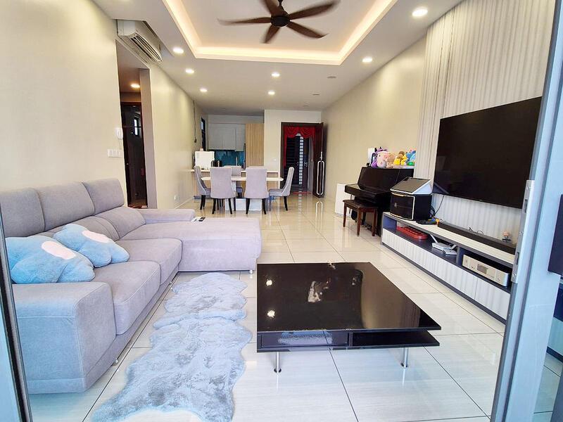 Queens Residences Q1 @ Queens Waterfront - 1