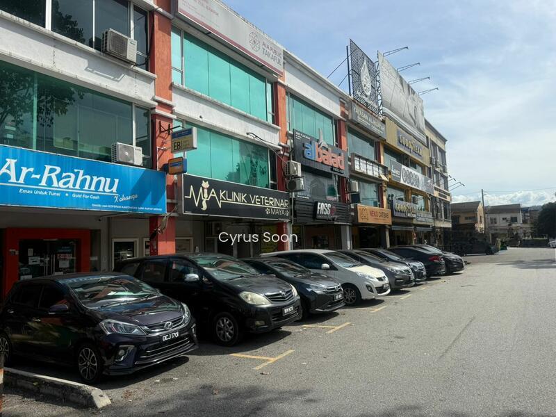 3-sty Shop for Sale Pusat Perdangangan Selaseh@Batu Caves - 2