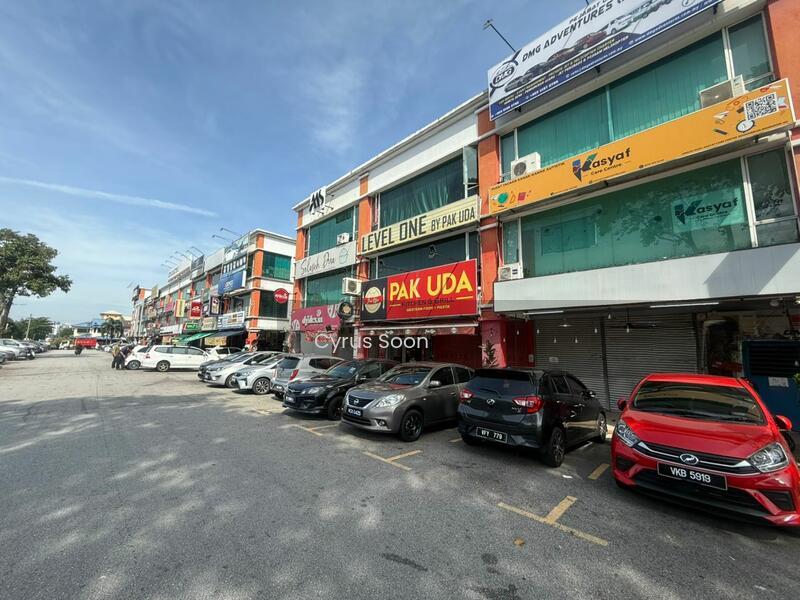 3-sty Shop for Sale Pusat Perdangangan Selaseh@Batu Caves - 1