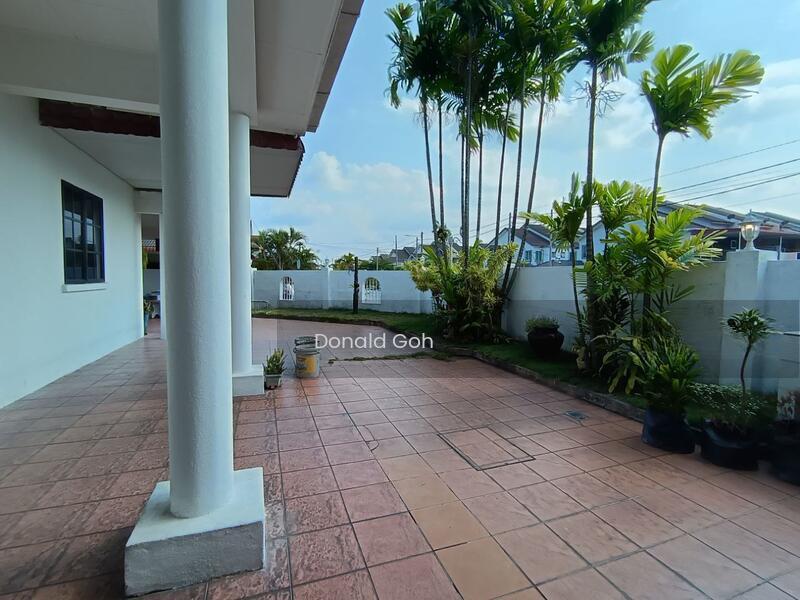 Menglembu Corner Lot Single Storey Terrace House - 2