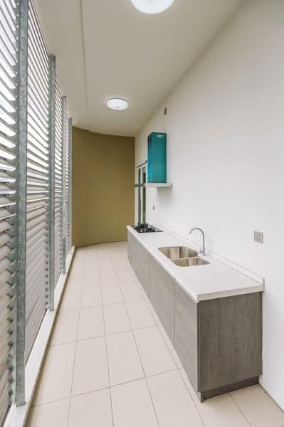 8 Gurney (The Shore Condominium) - 5