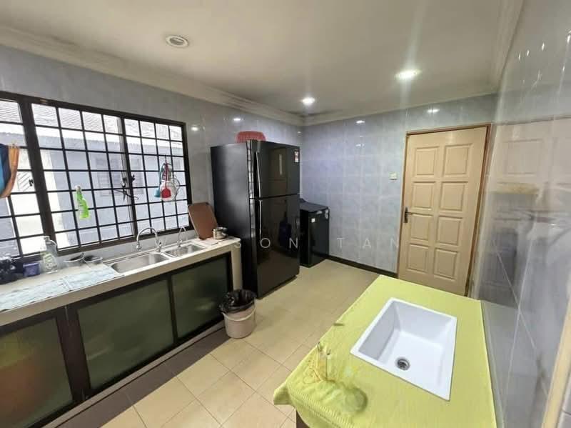 Taman Johor Jaya - 5