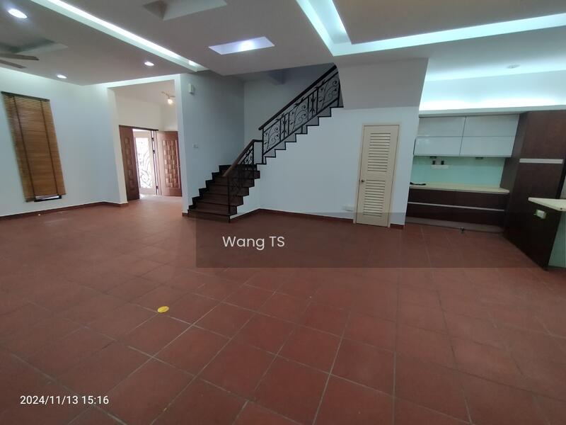 2S Semi-D Facing Playground. Fully Renovated. Perdana Heights/Lot88. - 2
