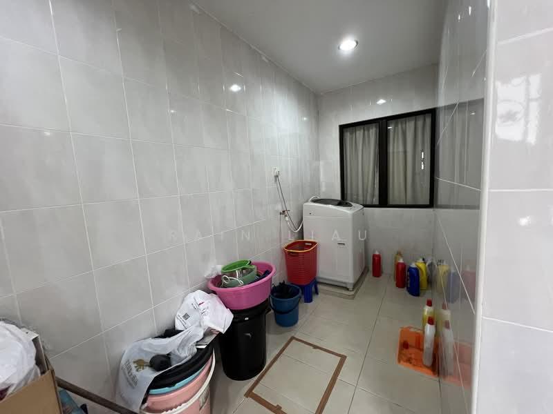 Lakeside Terrace - 2