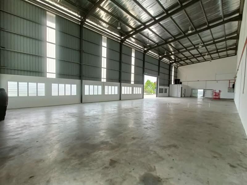 1.5 Storey Semi-D @ Hi-Tech Industrial Park Semenyih - 2