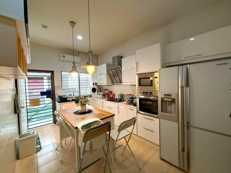 Bandar Nusaputra - 3