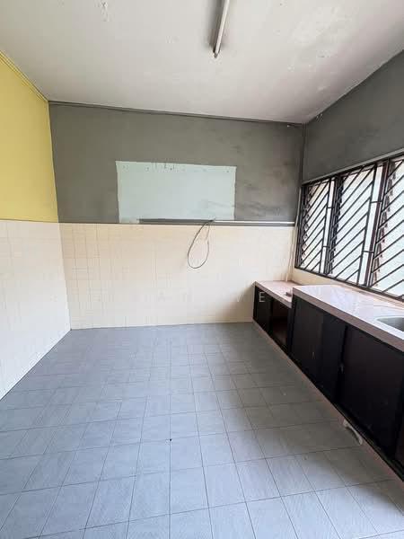 Taman Bukit Kempas - 4