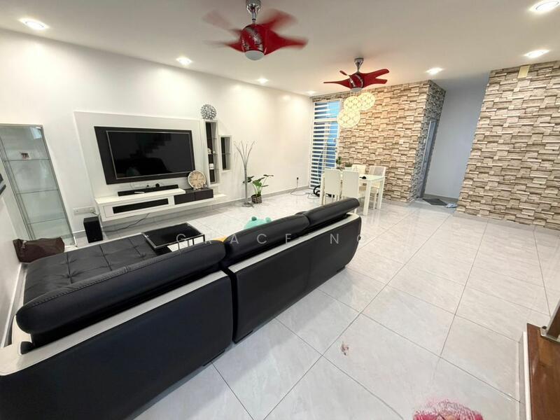 Rini Hills Rinis Hills - 2