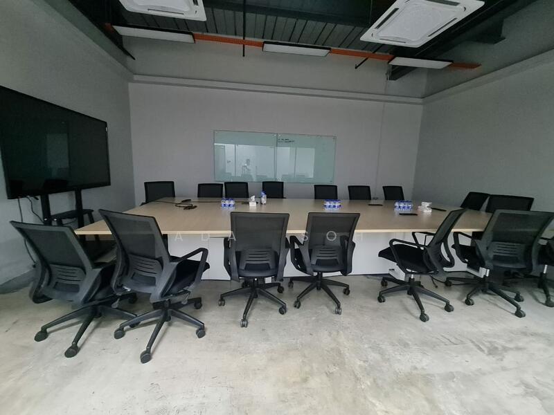 NICE RENOVATED, WALKING DISTANCE TO LRT, Petaling Jaya - 2