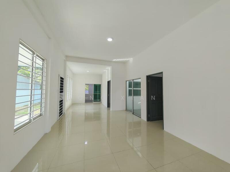 10th Mile Semi D Single Storey - 4