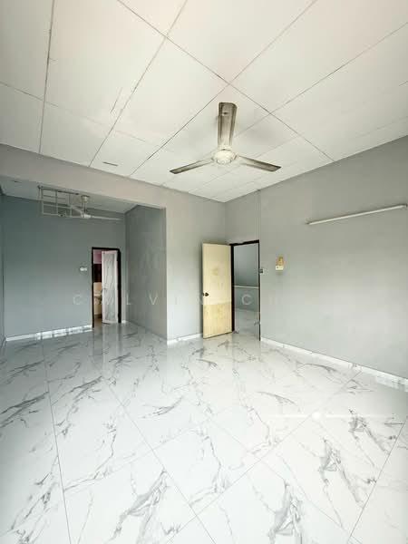 bandar bukit raja corner lot 40x65 extra land 1.5 storey jalan zapin below market - 4