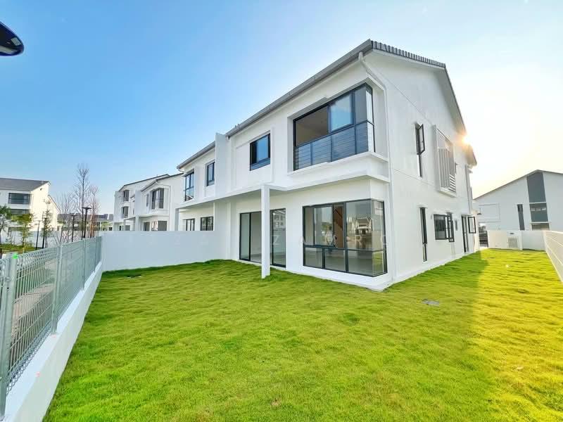 Sejati Lakeside 2 - 4