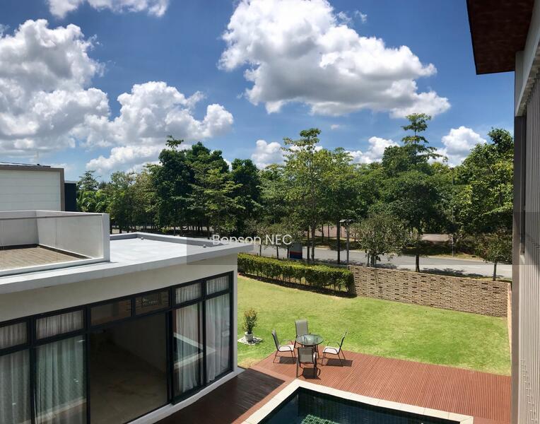Noble Park Grand Pool Villa @ East Ledang - 1