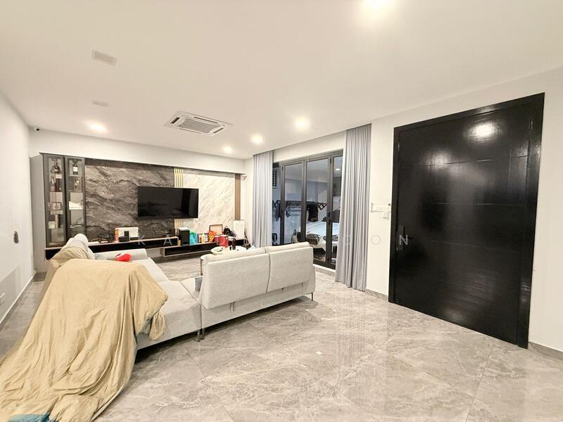 Molek Redang Double Storey Terrace House - 4