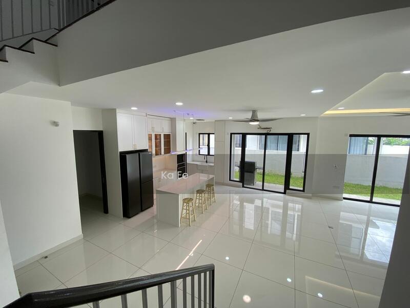 City of Elmina : Reesia - 2