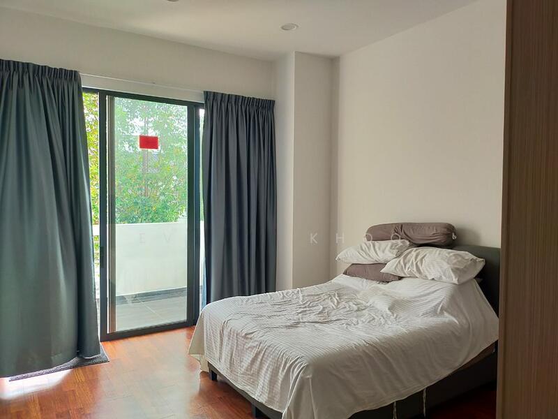 Lake Club Park Home - 5