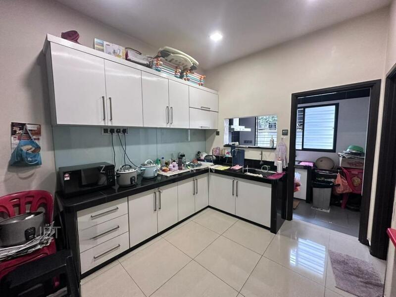 Super Value Buy Partially Renovated 3 Sty Taman Suria Port Klang - 1