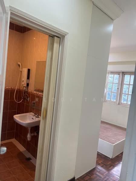 Vista Condominium - 5