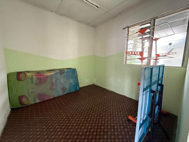 Flat Taman Ungku Tun Aminah - 3