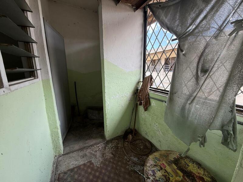 Flat Taman Ungku Tun Aminah - 5