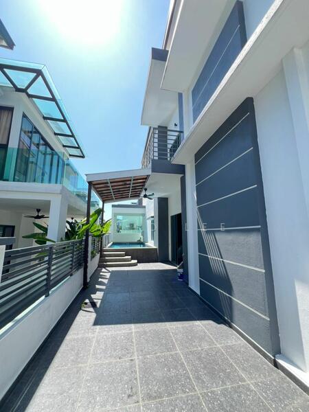 2Sty Semi-D with pool Taman Sinar Mahkota, Jalan Sinar Mahkota, Bandar Mahkota Cheras - 2