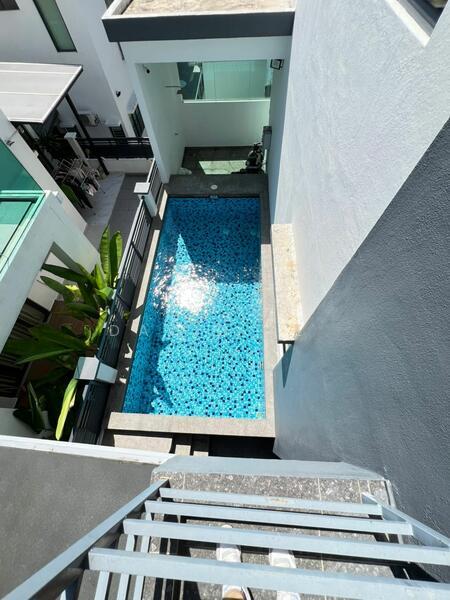 2Sty Semi-D with pool Taman Sinar Mahkota, Jalan Sinar Mahkota, Bandar Mahkota Cheras - 1