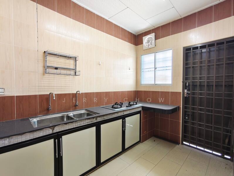 TAMAN PENGKALAN UTAMA - 5