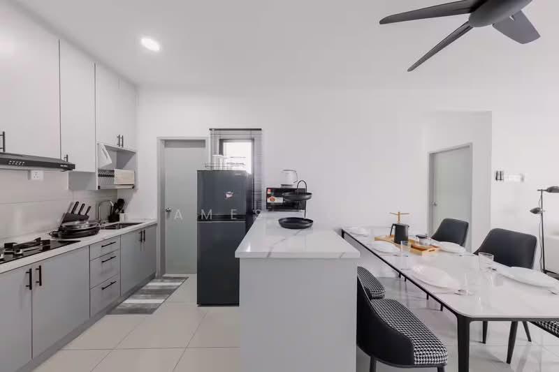 Alanis Residence - 3