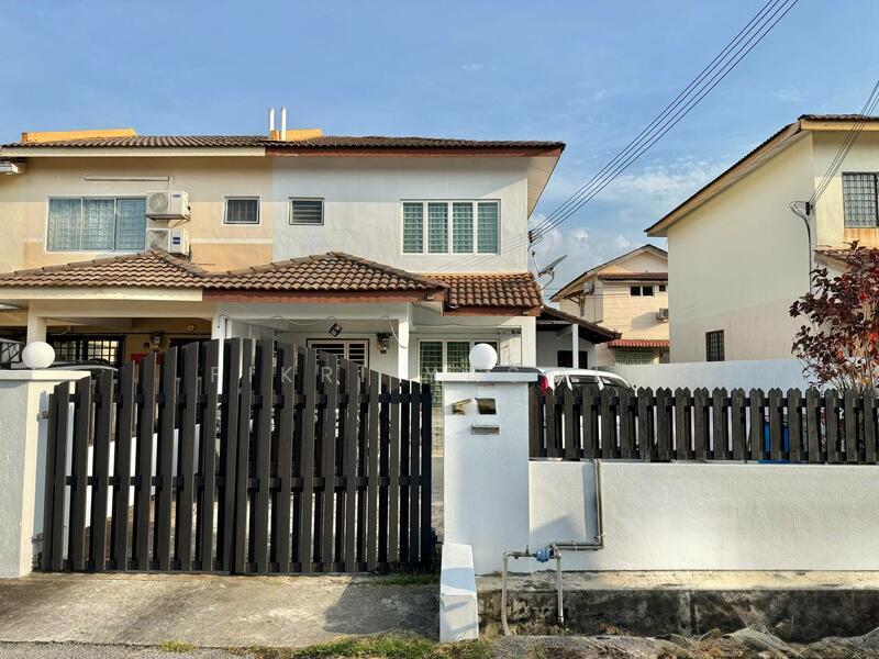 Taman Pinggiran Putra - 5