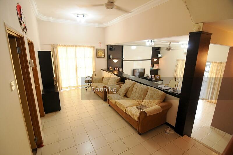 FREEHOLD 2 and Half Storey CORNER lot 47x60 Strategic Location in CHERAS - 5