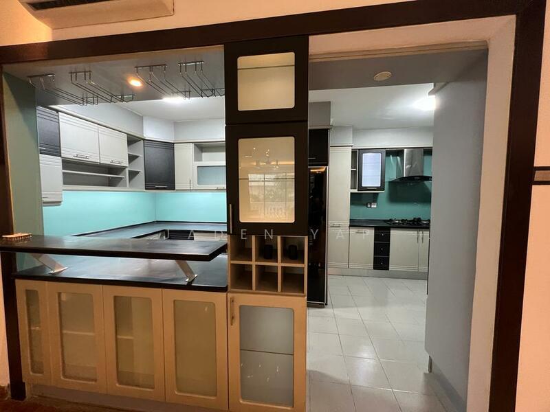 Corinthian Condominium - 4