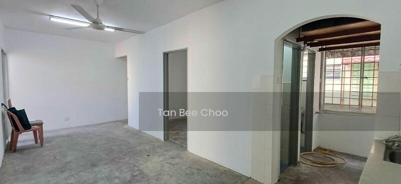 Pangsapuri Cempaka - 3